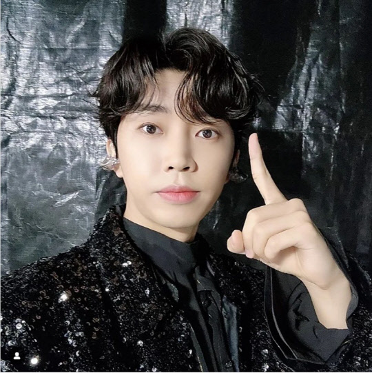 임영웅의 소속사가 2일 공식 인스타그램을 통해 쇼 음악중심 1위 소식을 알렸다. <임영웅 공식인스타그램 캡처>